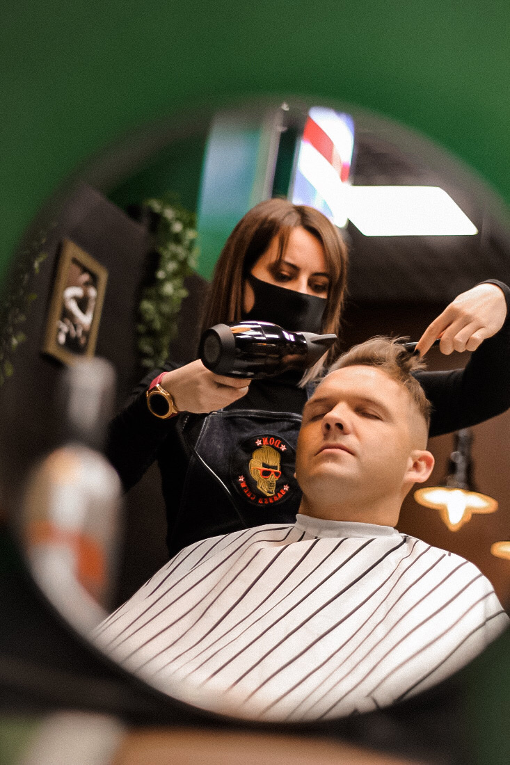 Barber shop Don Barber Crew Mūkusalas 71, TC Rīga Plaza pakalpojums: matu žāvēšana.