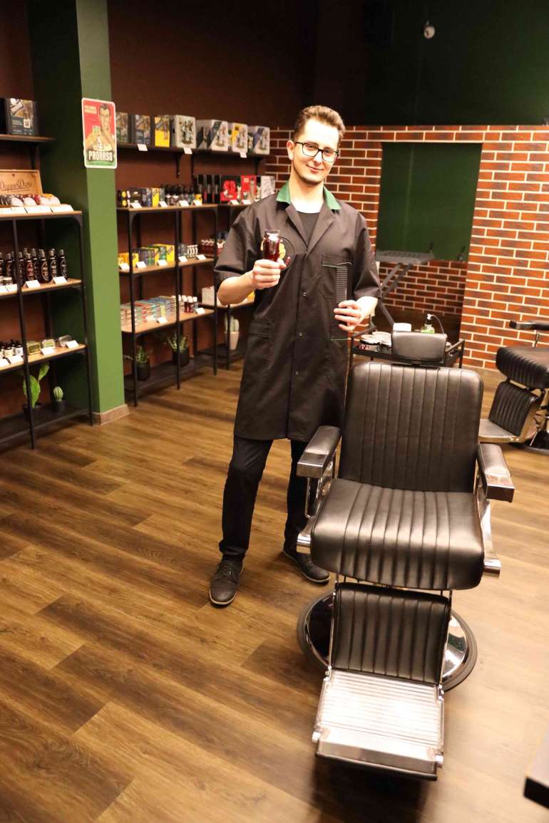 Don Barber Crew Jeruzalemes iela 10, vieriesa friziera darba vieta un piederumi